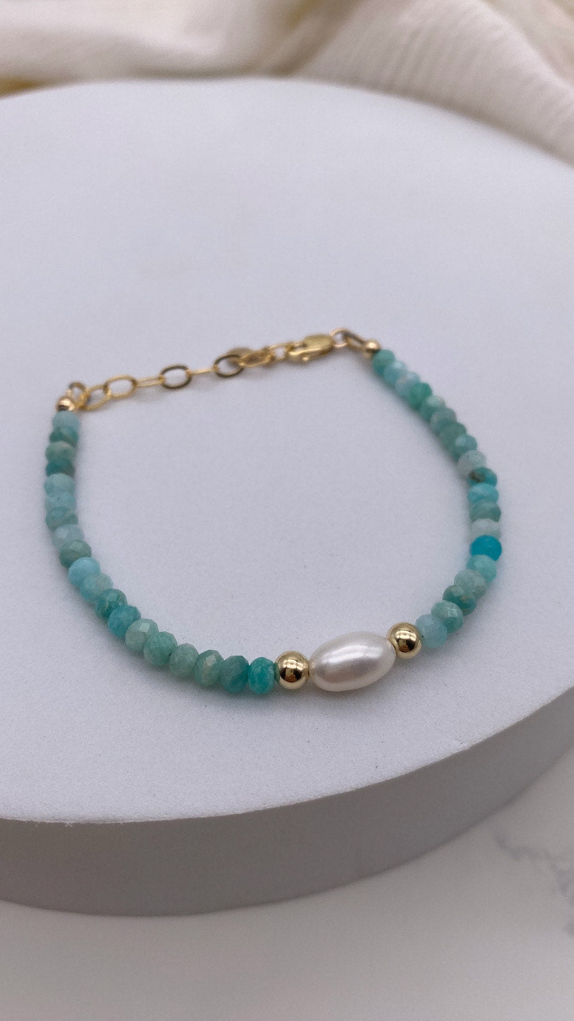 Amazonite One Fresh Water Pearl bracelet