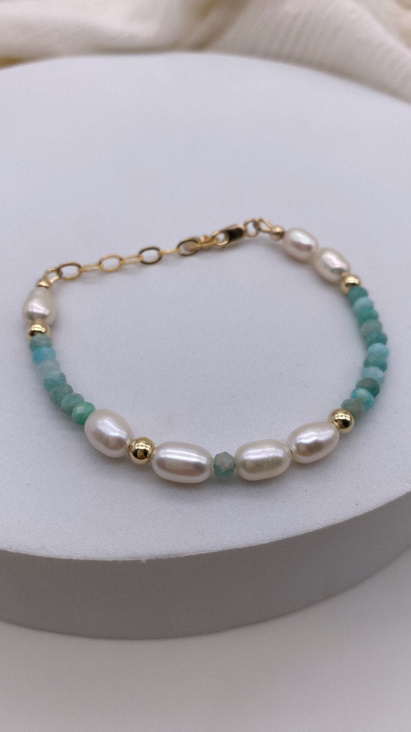 Fresh water pearls with amazonite gemstone