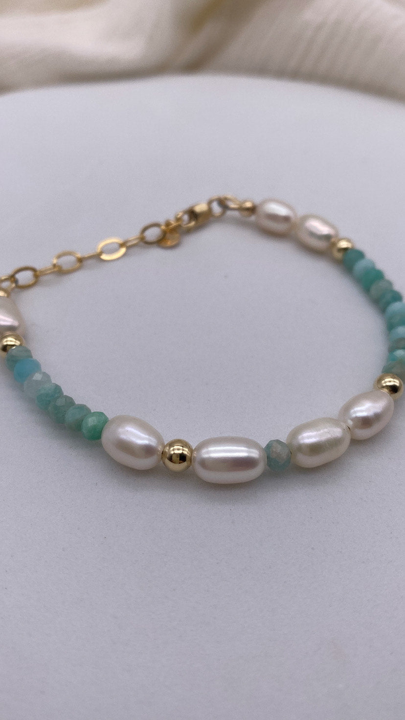 Fresh water pearls with amazonite gemstone