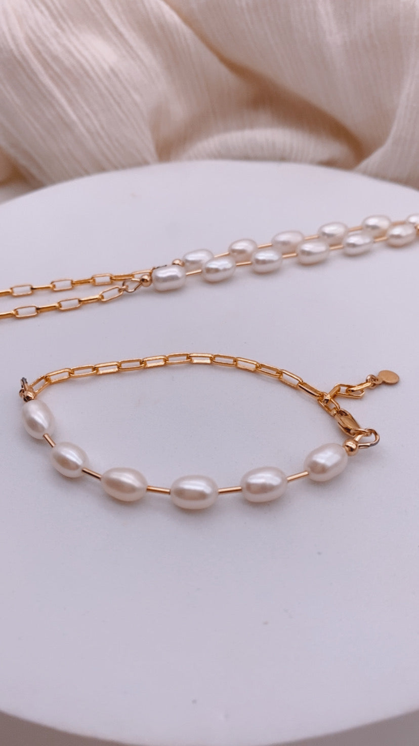 Fresh Water Pearl oval paperclip bracelet