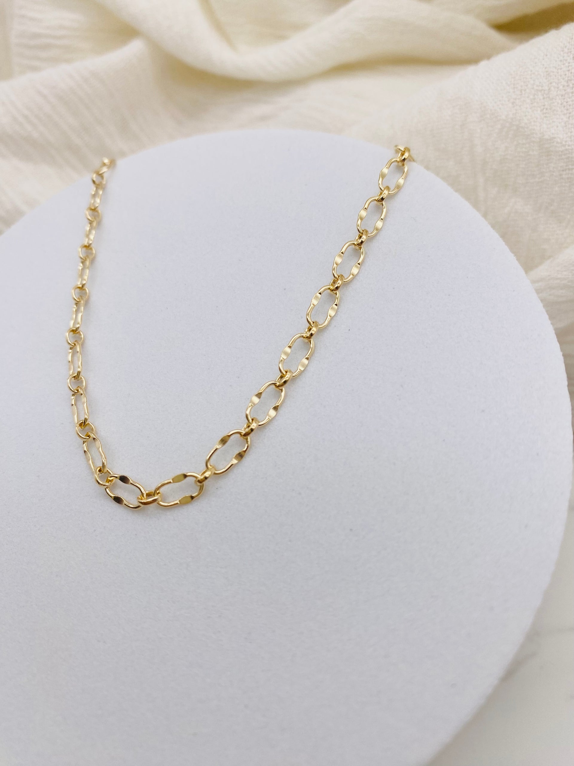 Sequin lace chain NECKLACE